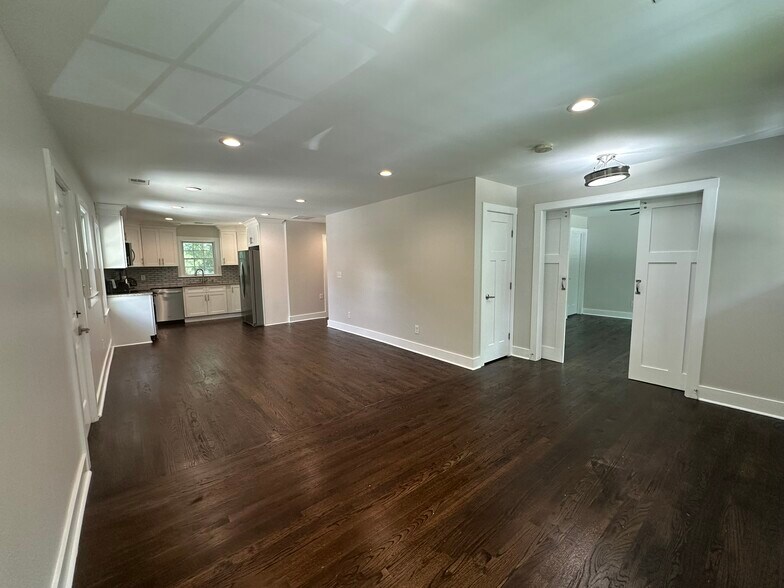 Building Photo - 569 Woods Dr NW