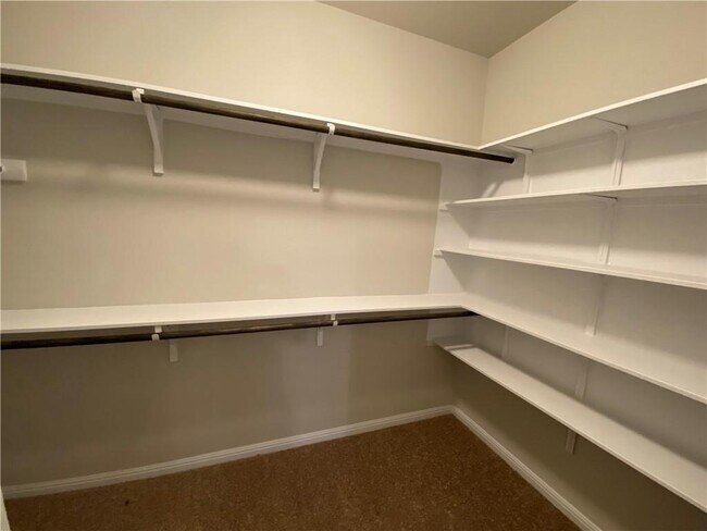 Building Photo - 8409 Looksee Ln