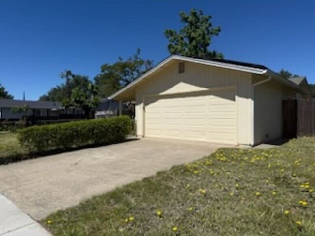 Building Photo - 6363 Eldon Ave