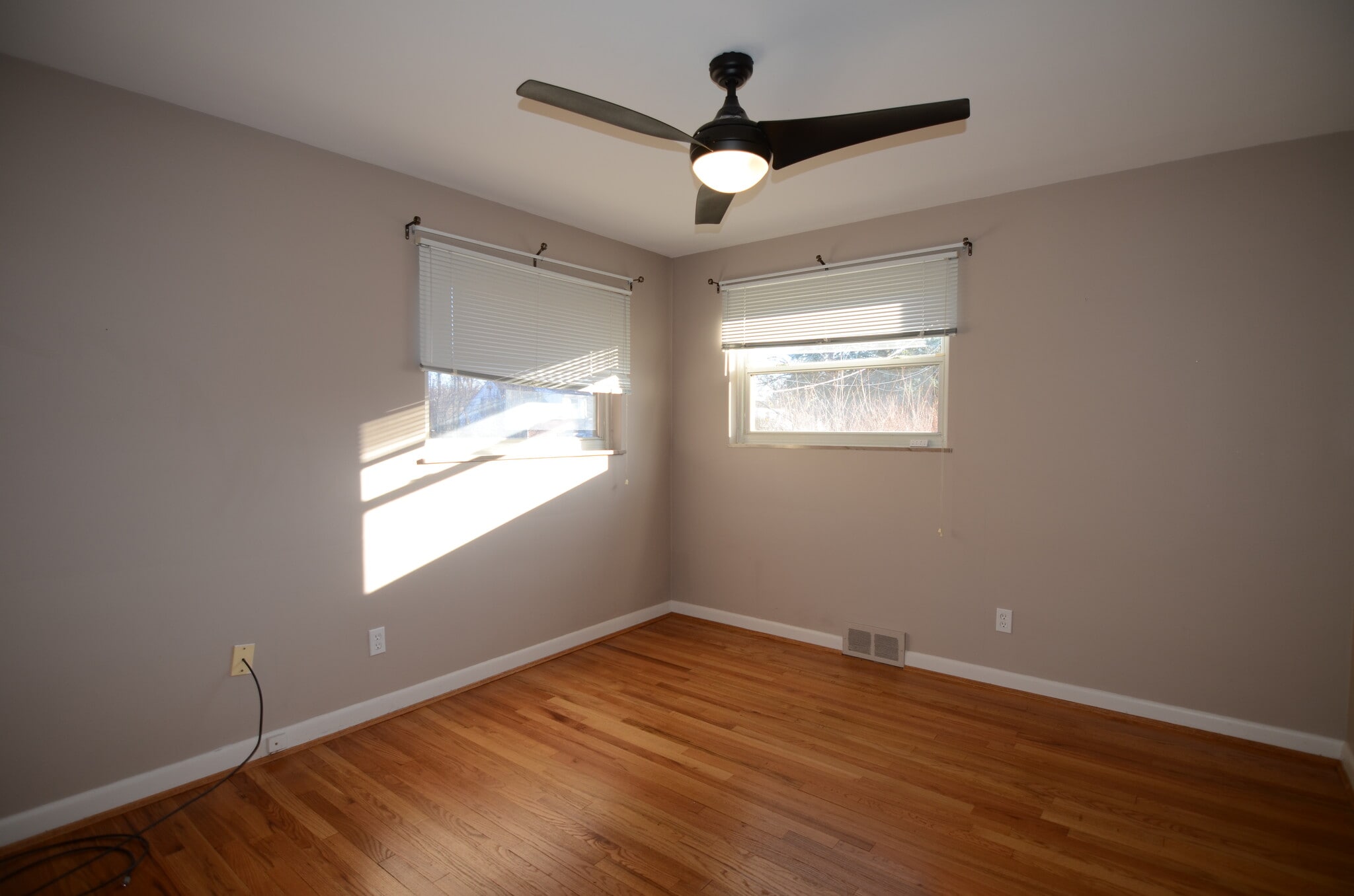 Building Photo - 4384 Yakima Ct