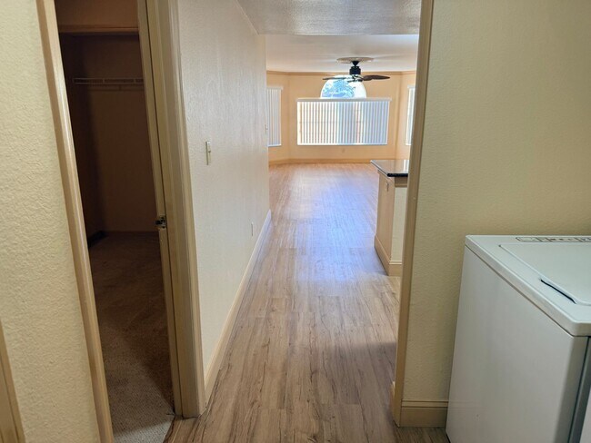 Building Photo - 2498 Sweetwater Club Cir