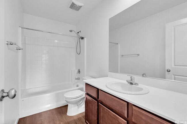 Building Photo - 698 Valmy Dr