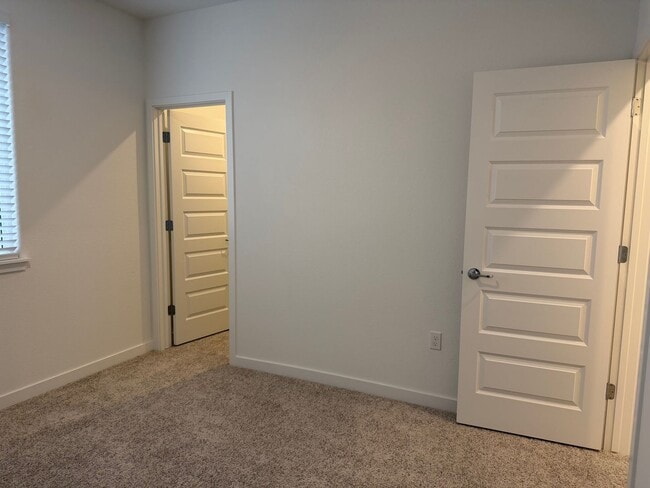 Building Photo - Beautiful Sacramento 5 Bedroom 3 Bathroom 3000 Sqft. Home for Rent