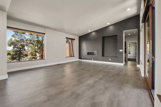 Building Photo - 64144 Pioneer Loop