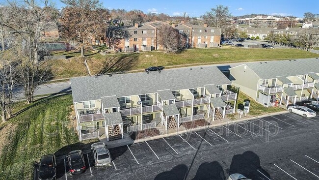 Building Photo - 6924 N Olive St