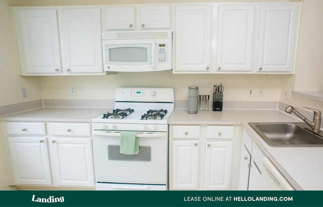 Building Photo - 8185 Scenic Meadow Dr