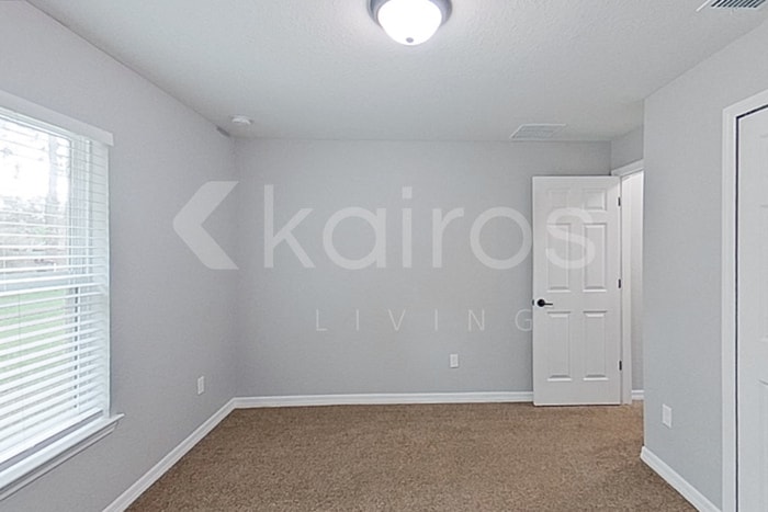 Building Photo - 5623 NW 55th Ave