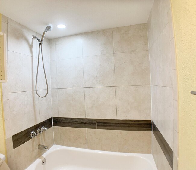 Building Photo - 8370 Sands Point Blvd