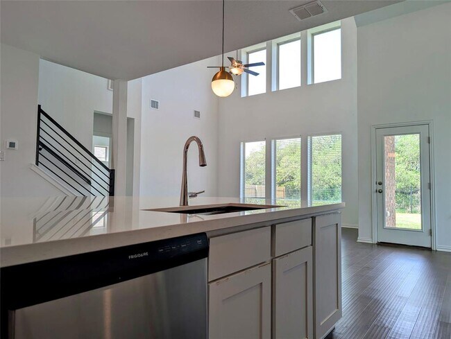 Building Photo - 1344 Ridge Runner Dr