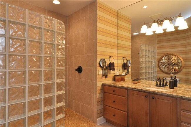 Building Photo - 6727 Evensong Ln