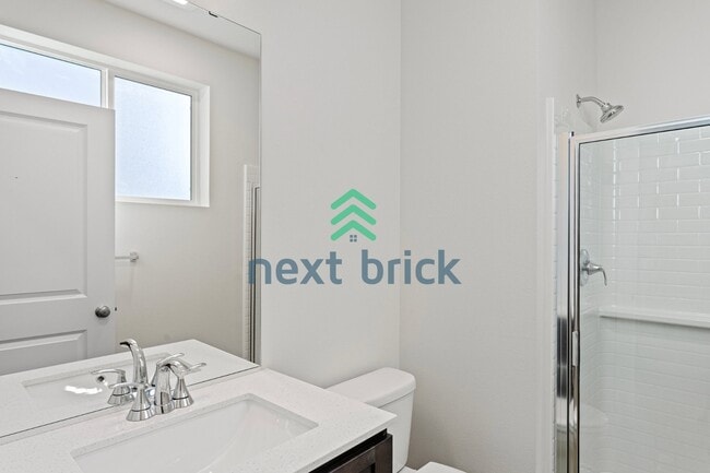 Building Photo - "Spacious 3-Bedroom Luxury Townhouse in Everett with 3 Full Baths"
