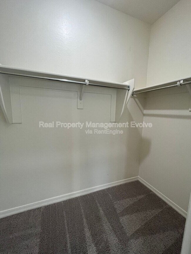 Building Photo - 4722 N 194th Dr