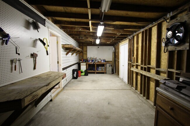 Building Photo - Live the Gulf Breeze Waterfront Life – Doc...