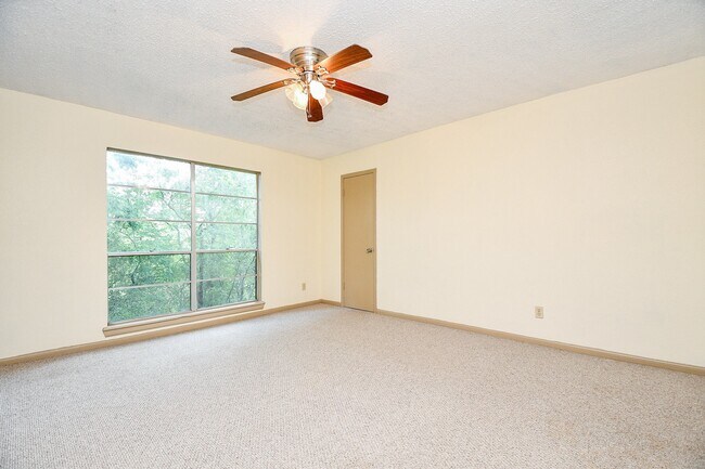 Building Photo - 6533 Bayou Glen Rd