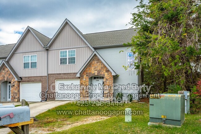 Building Photo - 2700 Stone Trace Dr