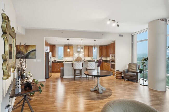 Building Photo - 400 Riverboat Row