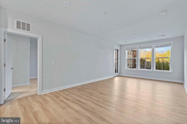 Building Photo - 3927 Fair Ridge Dr
