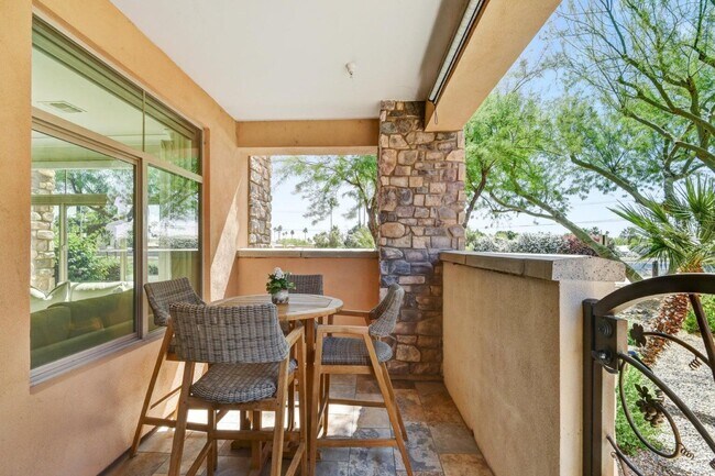 Building Photo - 4909 N Woodmere Fairway