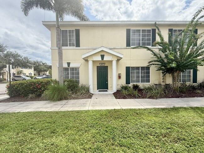 Primary Photo - Clean and Comfortable 3 Bedroom Townhome