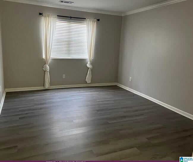 Building Photo - 601 Morning Sun Dr