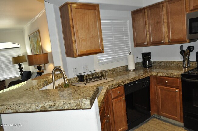 Building Photo - 15095 N Thompson Peak Pkwy