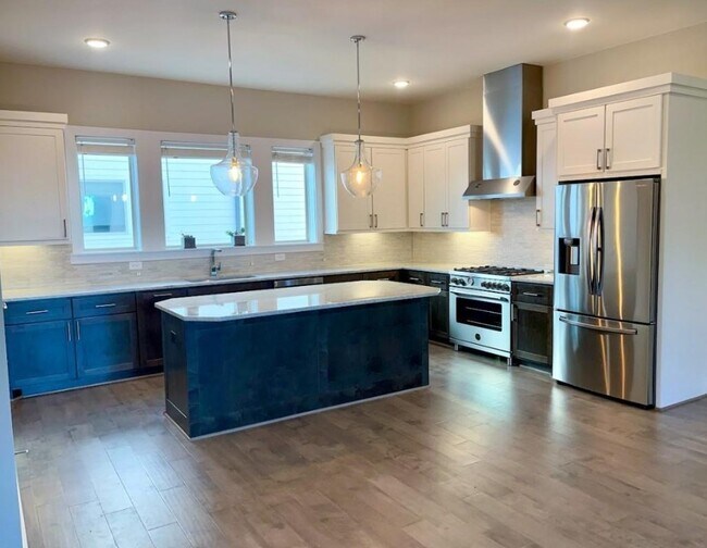 Building Photo - 2643 Fountain Key Blvd