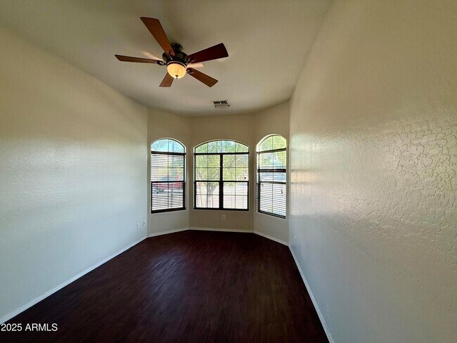 Building Photo - 4601 W Moss Springs Rd