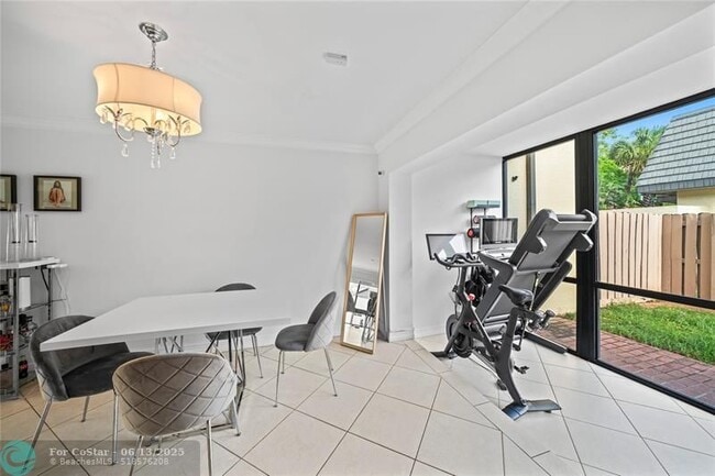 Building Photo - 8745 SW 137th Ave