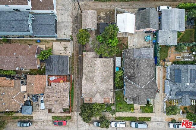 Building Photo - 235 Joy St