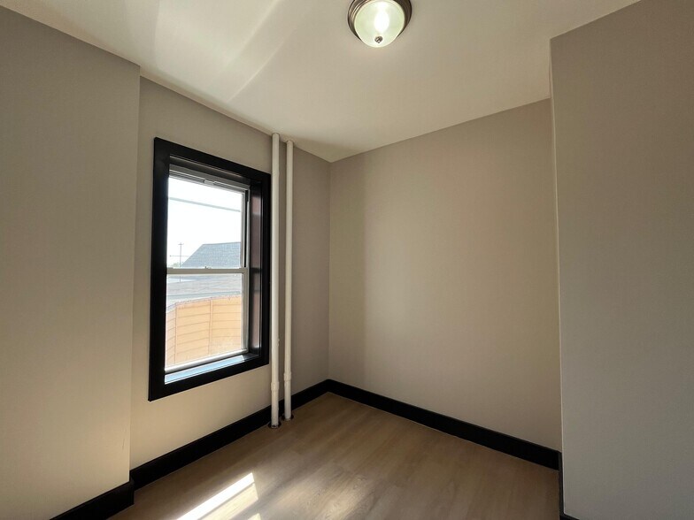 Building Photo - 104 Belmont Ave