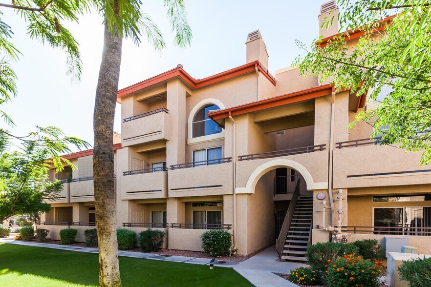 Building Photo - 10410 N Cave Creek Rd