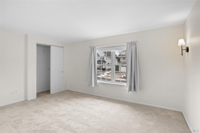 Building Photo - 17 Fairview St