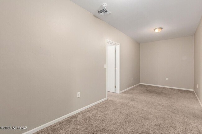 Building Photo - Charming 3bed/2 bath home located in the heart of Tucson, just minutes from the University of Ari...