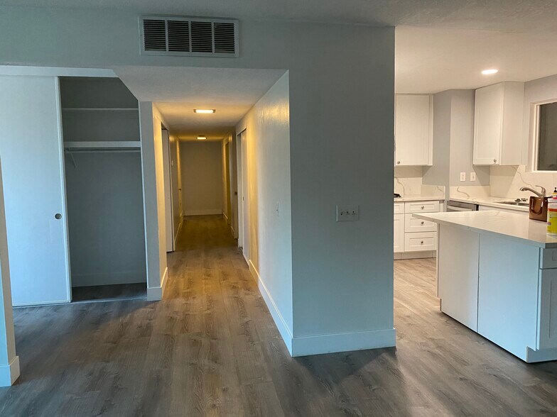 Hallway - 73951 Shadow Mountain Dr