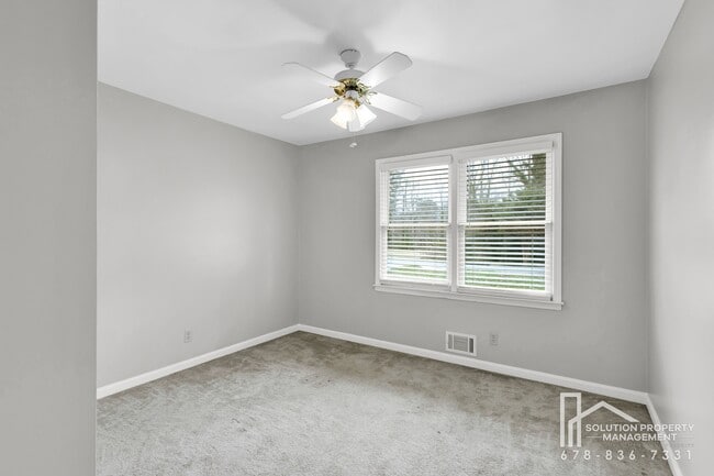 Building Photo - 3925 Chicamauga Dr