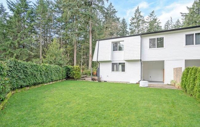 Building Photo - Updated Gig Harbor Duplex with Outdoor Space