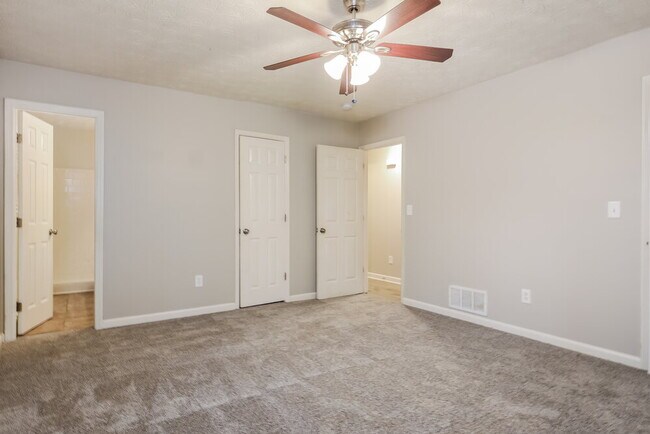 Building Photo - 1019 River Stone Ct