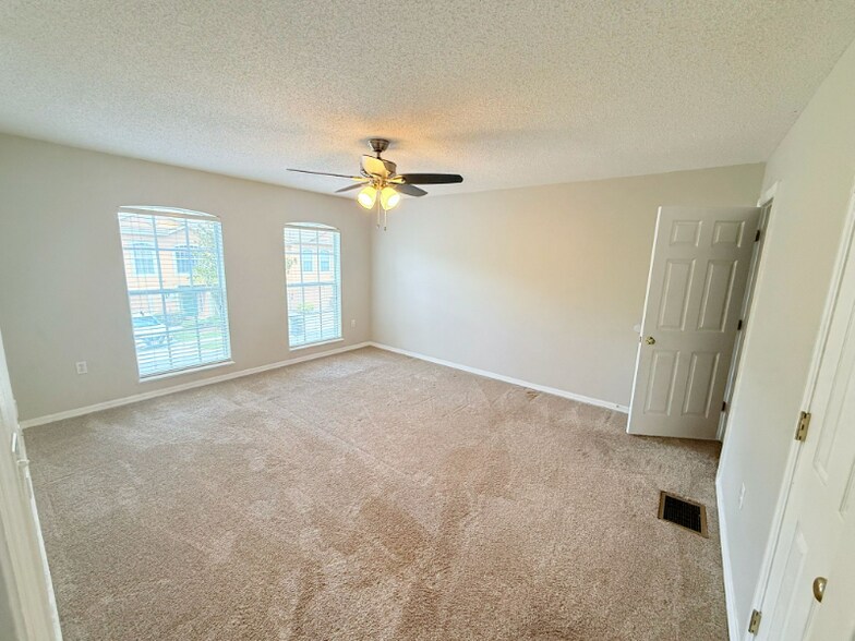 Building Photo - 9917 Ashburn Lake Dr