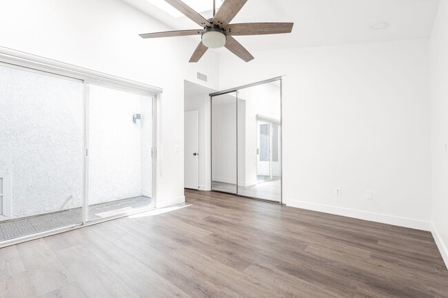 Building Photo - 640 E Banyan St