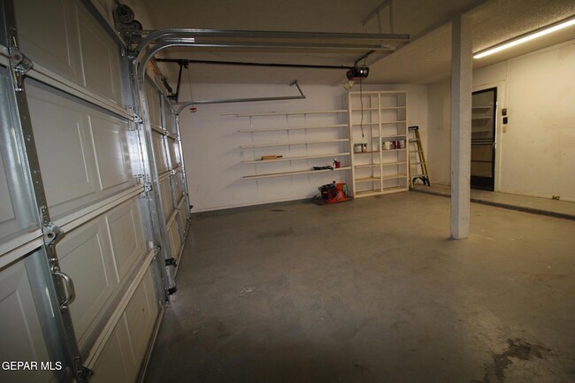 Building Photo - 351 Duanesburg St