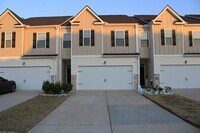 Building Photo - 3 Bedroom 2 .5 Bath Townhome Hephzibah!