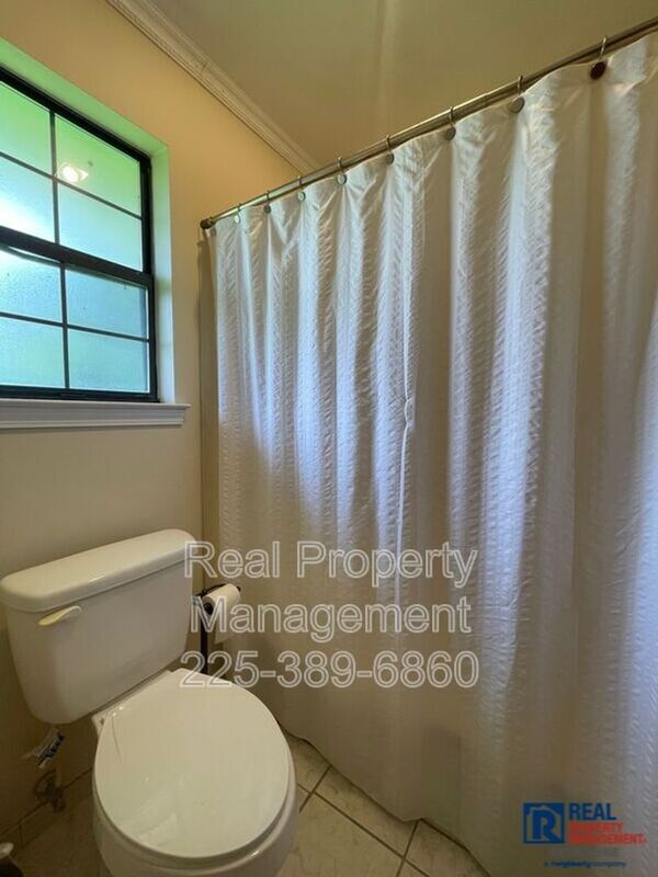 Building Photo - 1228 Beckenham Dr