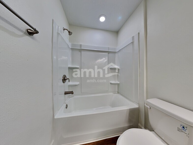 Building Photo - 1183 Tan Tara Trl
