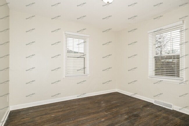 Building Photo - 7624 Stanwood Dr