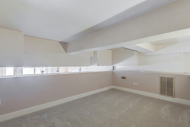 Building Photo - 202 Rosenberg St