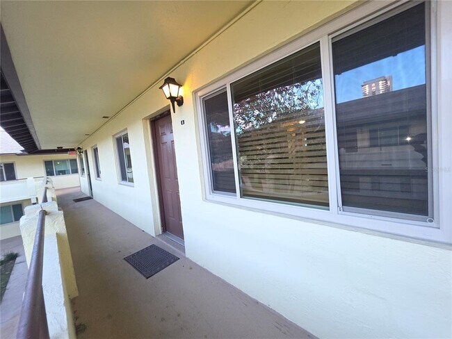 Building Photo - 400 Oakridge Blvd