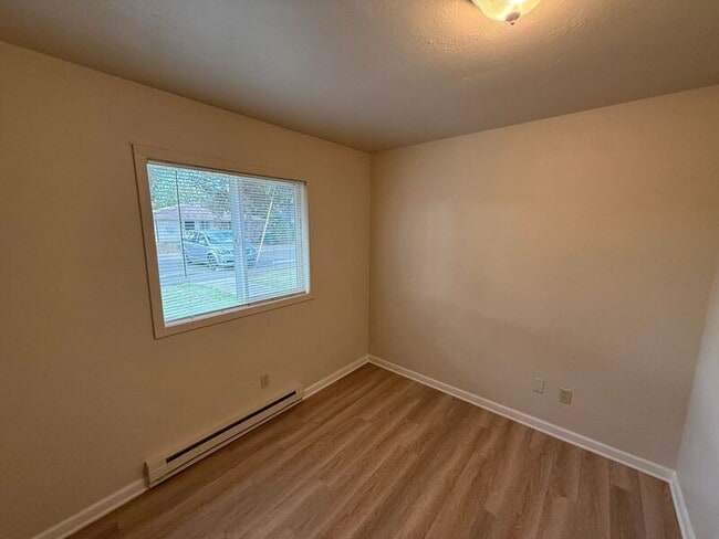 Building Photo - 1574 Bellevue St SE