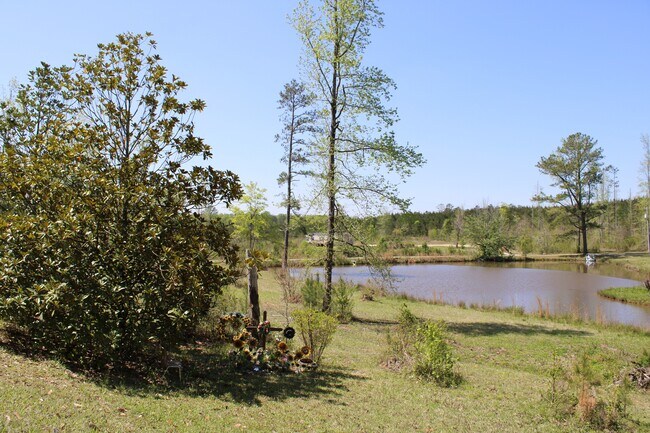 Building Photo - 818 W Grantville Rd