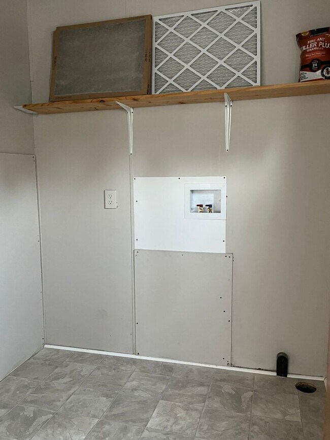 Building Photo - Lexington - Please call Lexington Office at 803-359-0793 to view