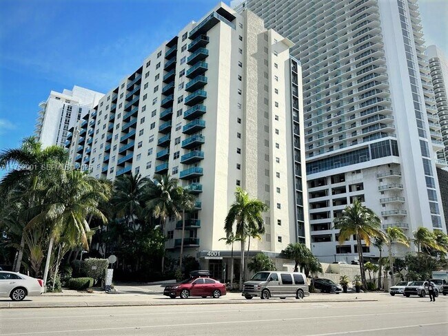 Building Photo - 4001 S Ocean Dr